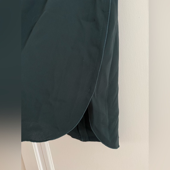 Babaton Dark Green Sleeveless Blouse - Picture 4 of 10